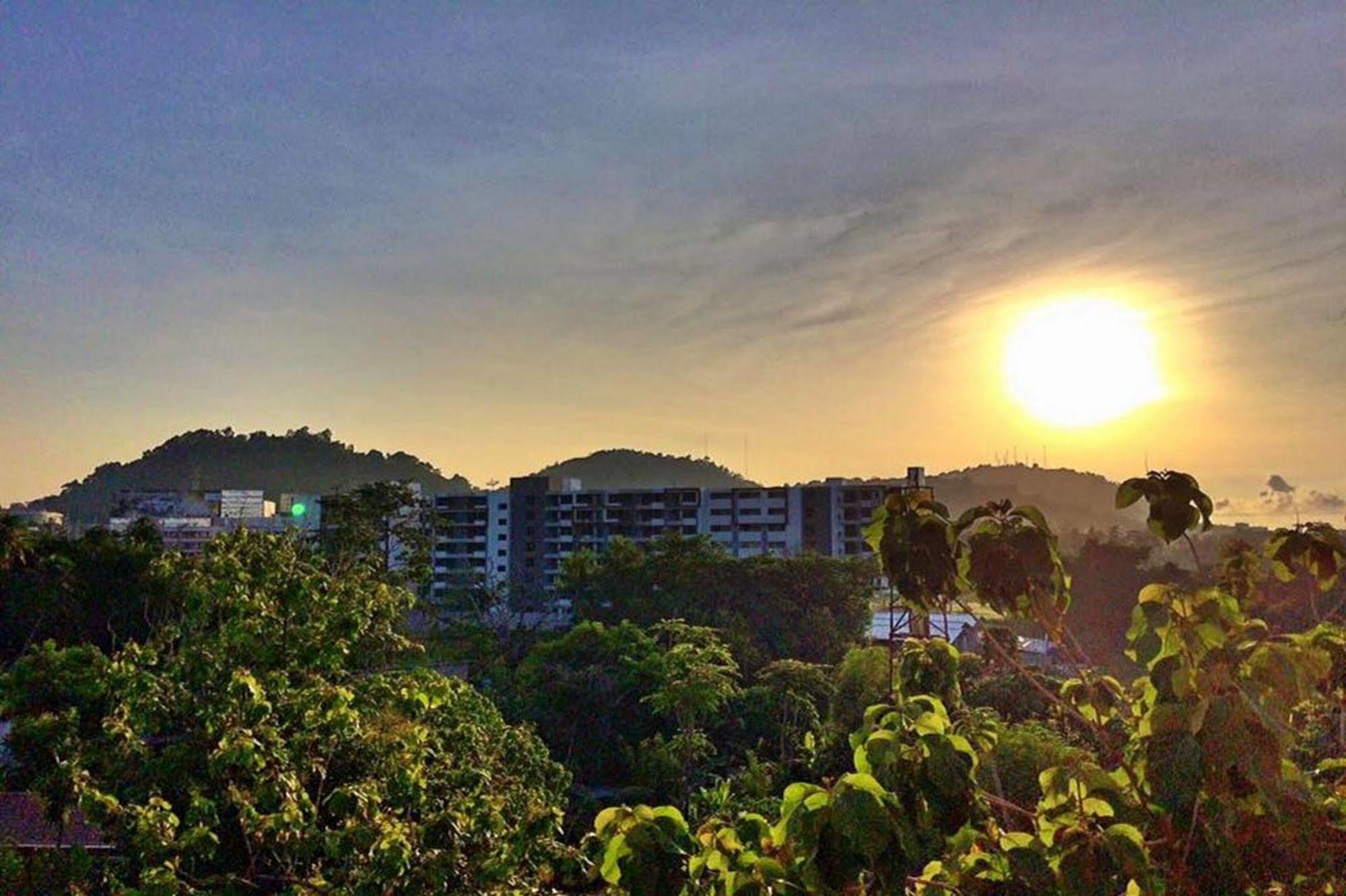Dusit Naka Place Phuket Exterior photo