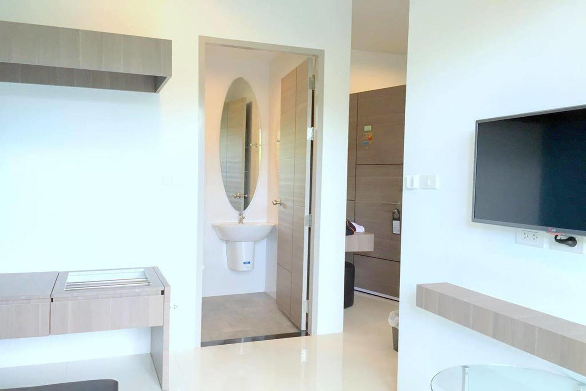 Dusit Naka Place Phuket Exterior photo