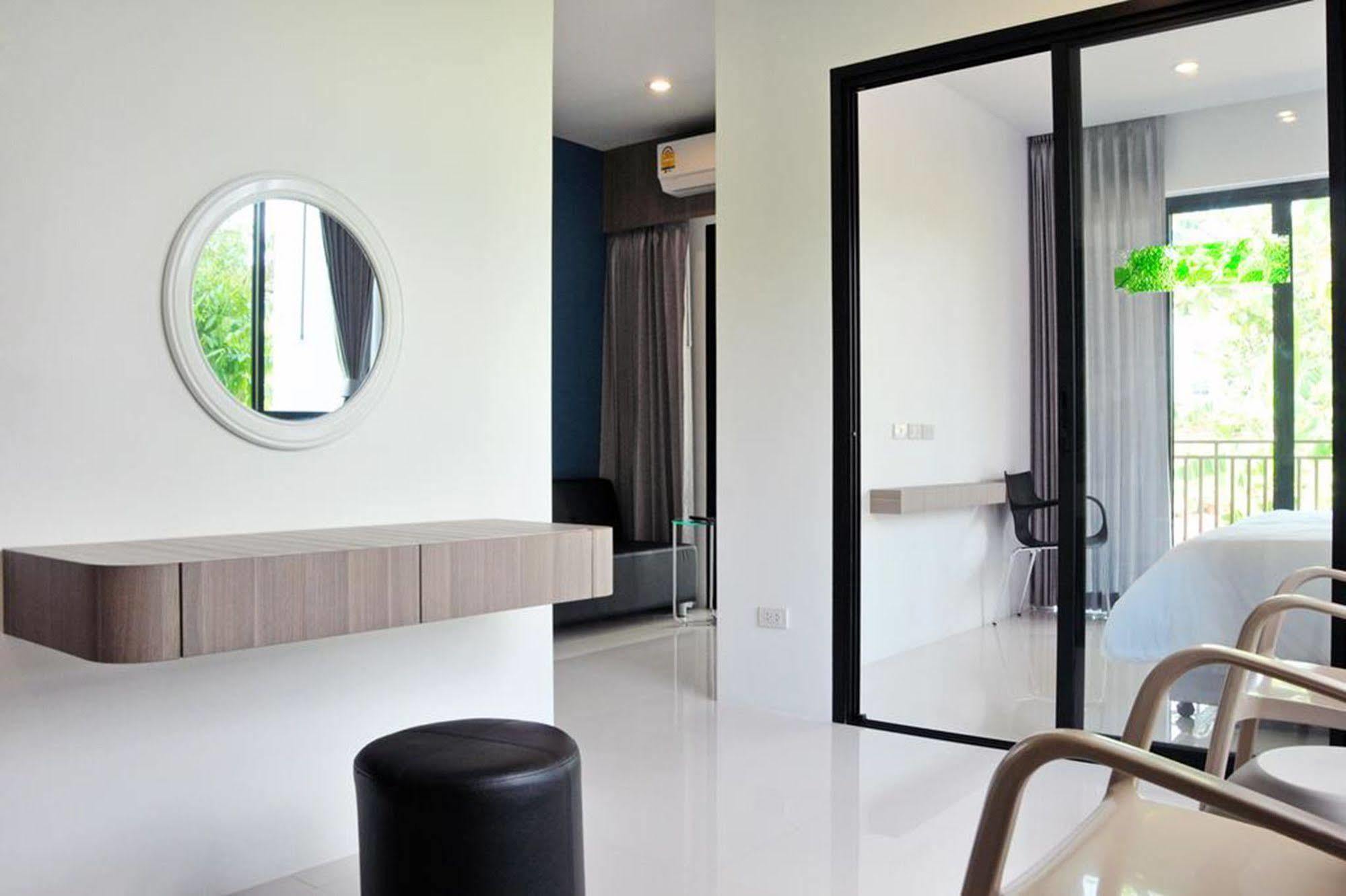 Dusit Naka Place Phuket Exterior photo